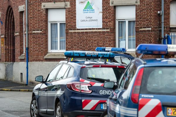 Intervention de la gendarmerie pour un exercice-attentat dans un collège de Bapaume en mai dernier.