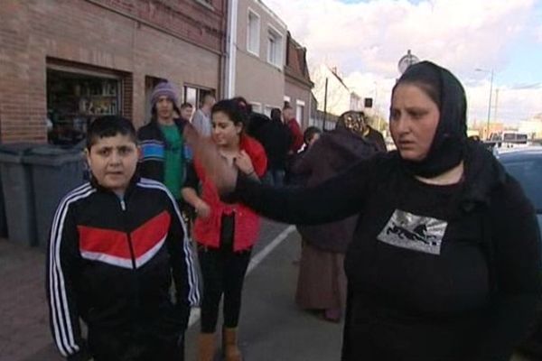 La maman de la fillette décédée explique à nos journaliste comment elle venait d'être chassée de son camps le vendredi matin et avait atterri à Roncq.