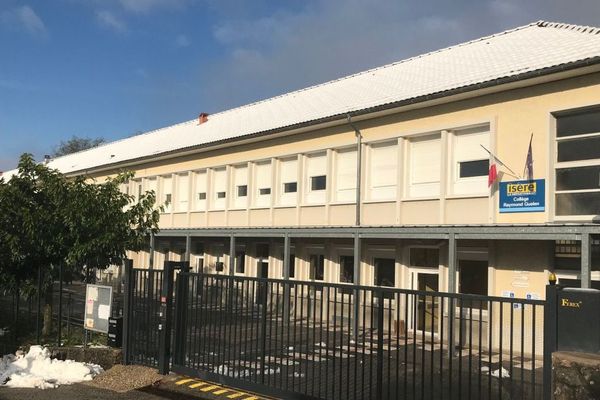 Le collège de Pont-en-Royans en Isère est resté fermé ce lundi