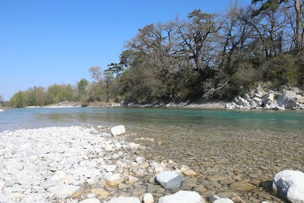 Les bords de la rivière Drôme