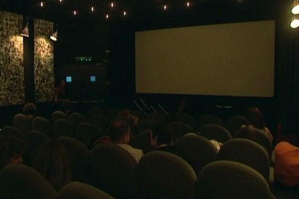 Une salle de cinéma du Café des Images à Hérouville-Saint-Clair