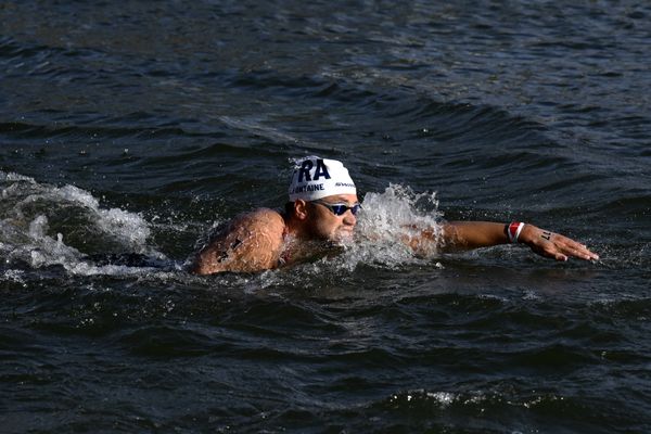 Le nageur de Rouen, Logan Fontaine en course lors des 10 kilomètres nage libre, ce vendredi matin, à Paris.