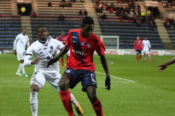 Le milieu de terrain castelroussin Sidy Sarr et ses coéquipiers accueillent Cholet ce samedi