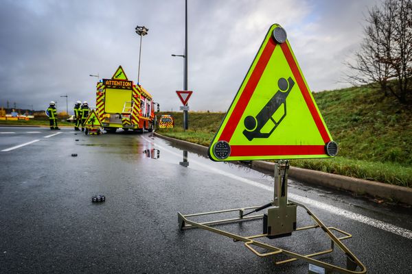 Les pompiers interviennent sur un accident de la circulation - archives.