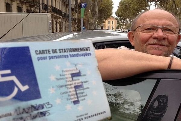 Carcassonne - les handicapés protestent car leur carte de stationnement sont périmées - 2014