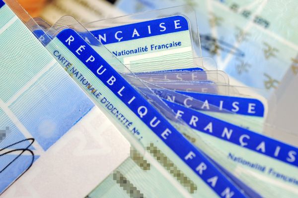 Le réseau vendait la nationalité française à ses clients sénégalais.