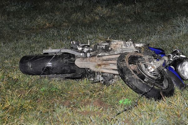 Aux environs de 3h30 du matin dimanche 28 avril 2024, sur la RD 624, la moto a heurté de plein fouet une voiture venant en sens inverse. (photo illustration)