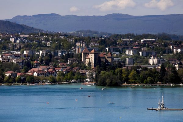 134 101 habitants en 2019 contre 54 087 en 2013: un "boom de population" à l'image de l'attractivité du département de la haute Savoie. Mais une augmentation de population à relativiser toutefois: la ville ayant bénéficié sur la période d'un regroupement de communes.