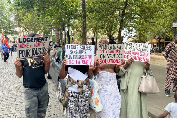 Le collectif "Combat pour l’hébergement" participait fin août à la manifestation de commémoration de l’expulsion de l’église Saint-Bernard à Paris.