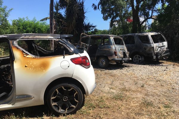 Les trois véhicules qui ont été incendiés, dans la nuit de samedi à dimanche à Lucciana, appartenaient à un agent de l’administration pénitentiaire de la maison d'arrêt de Borgo. 