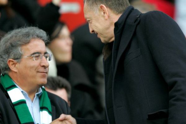 Bernard Caïazzo (Saint-Etienne) et Jean-Michel Aulas respectivement Président et Vice-Président de Première Ligue- Archives mai 2015