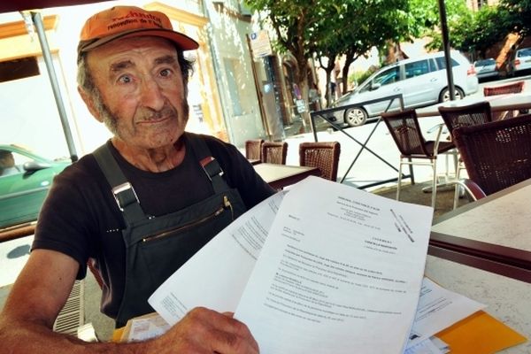 Léonce Rudelle, en août dernier, avec la décision du tribunal d'Albi