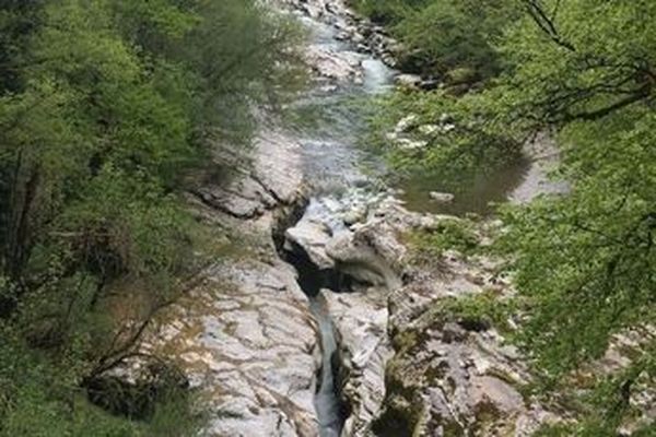 Particulièrement dangereuses, les gorges du Fier ont déjà été le théâtre de plusieurs accidents mortelles.