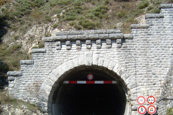 Le tunnel du Roux  - archives