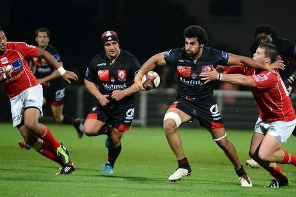 Lyon bat Auch 40 à 12 en pro D2 