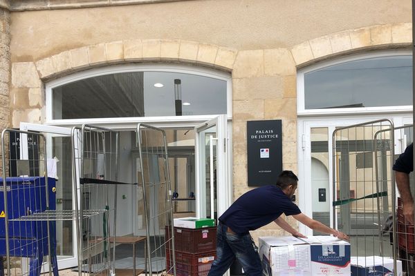 Le palais de justice de Poitiers en plein déménagement