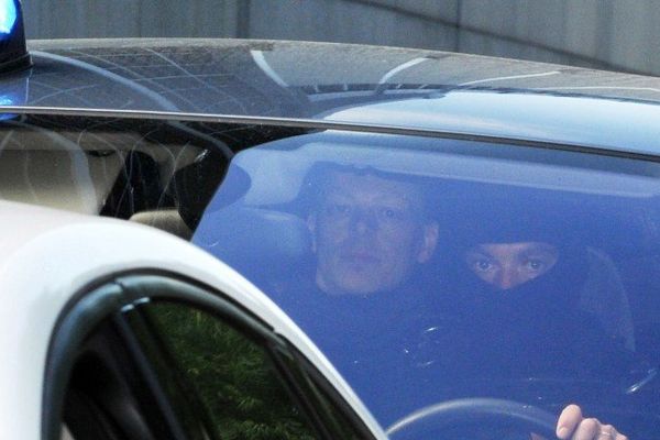 Tony Meilhon, escorté par le GIPN à la sortie de palais de justice de Nantes, le 27 mai 2013