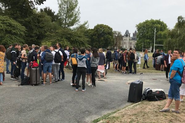 470 élèves sont attendus au lycée agricole de Fondettes. Mais leur rentrée s'effectue dans un contexte de blocage de l'établissement décidé par les enseignants.