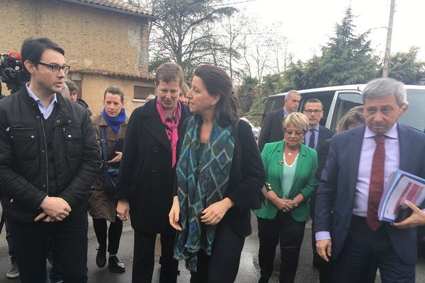 La ministre de la santé Agnès Buzyn est arrivée à Lherm à la mi-journée. 