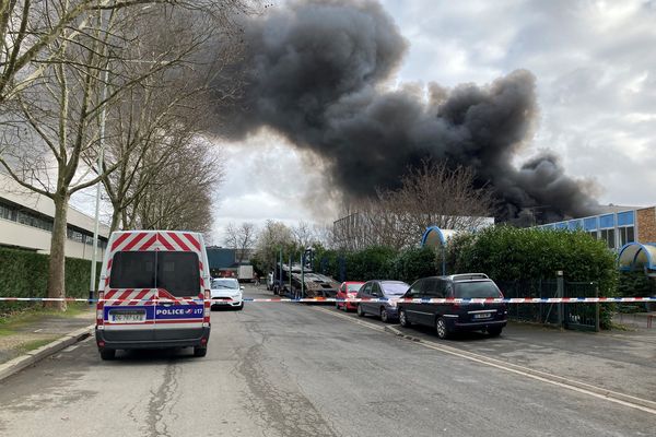 Un incendie s'est déclaré ce mardi rue Henri Gautier à Bobigny.