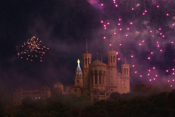 Tous les yeux étaient rivés sur la colline de Fourvière.