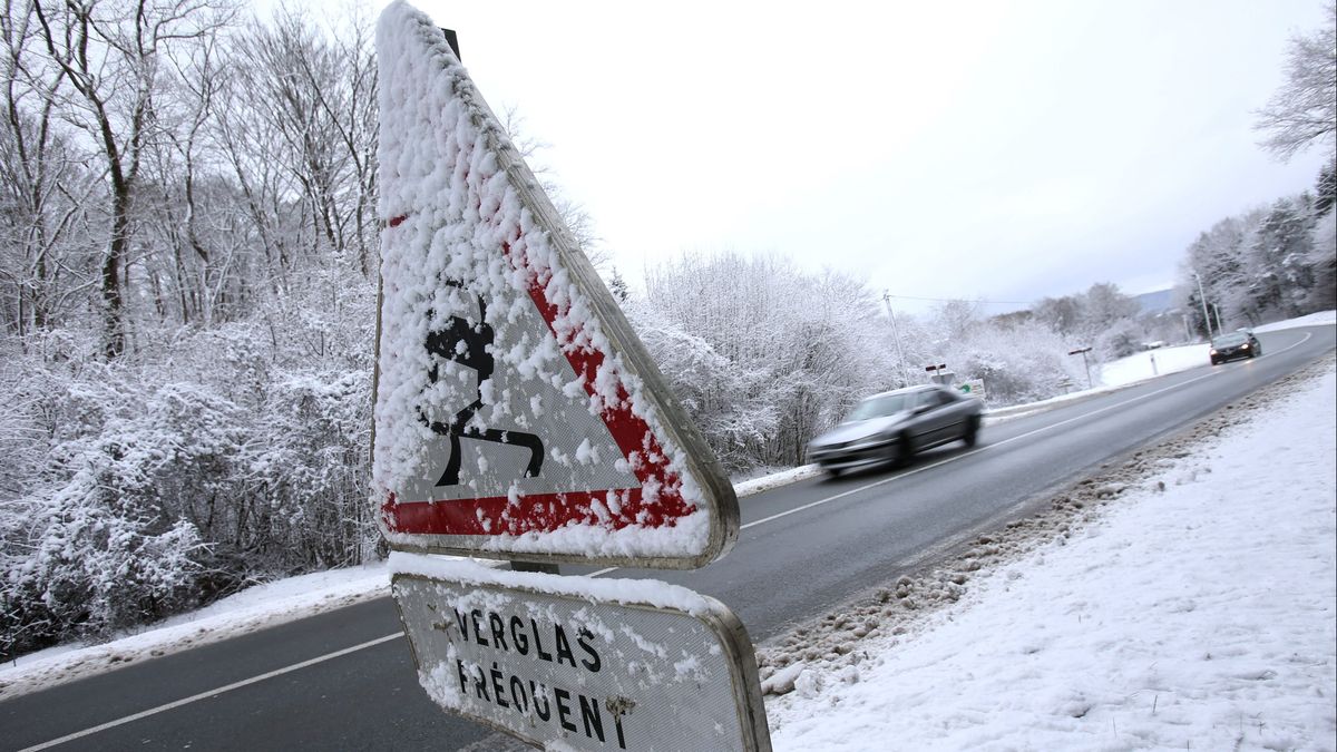 Sel stocké, patrouilleurs, astreintes L'Allier prêt à affronter la neige  et le verglas sur les routes - Le Mayet-de-Montagne (03250)