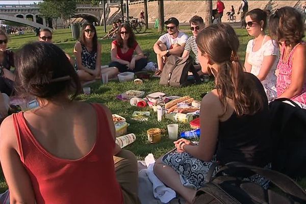 Les Greener Goood de Lyon organisent , de temps en temps, des pique-nique pour échanger sur leurs pratiques "éthiques" de consommation