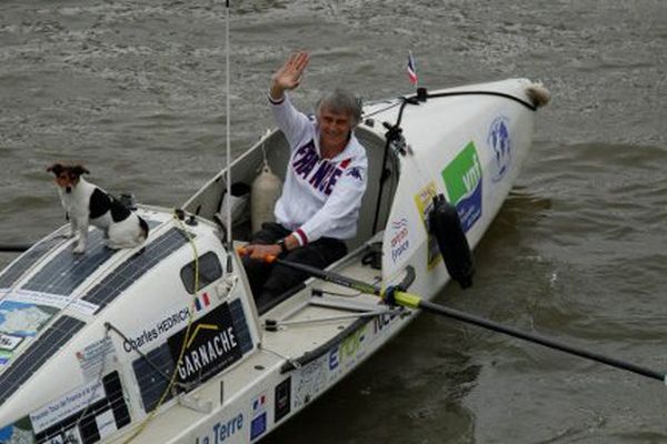 Charles Hedrich pendant sur tour de France à la rame le 20 mai 2016.