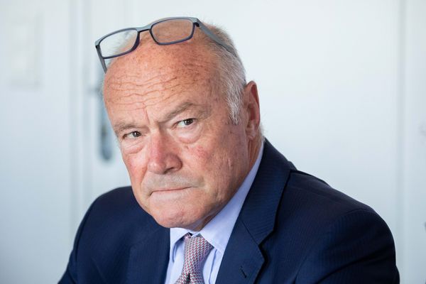 Le président du conseil régional de Nouvelle-Aquitaine Alain Rousset rencontrera les habitants et acteurs économiques locaux à Saint-Sornin, commune près d'Angoulême touchée par les orages de grêle en juillet.