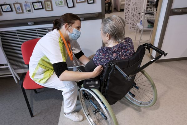 La campagne de rappel de la troisième dose de vaccin contre la Covid-19 pour les populations à risques doit commencer à la mi-septembre.