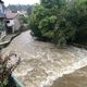 Météo France a placé plusieurs départements en vigilance orange pluie inondations. Ici, à Poncin, le niveau de la rivière d'Ain monte.