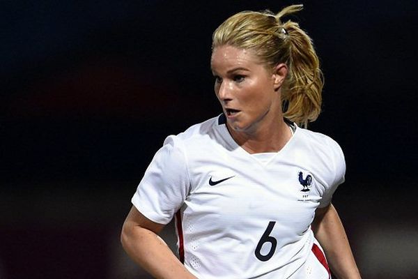 Amandine Henry est malgré tout la première française à finir faire partie des trois meilleures joueuses européennes de l'année.