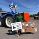 Agriculteur à Goulven dans le Finistère, Patrick Quéré est parti pour un voyage insolite vendredi 13 septembre : il va passer trois semaines de vacances en Irlande… en tracteur !