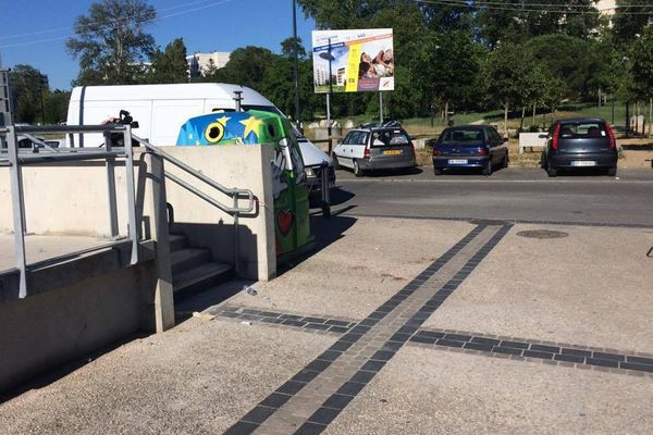 La fusillade a eu lieu rue André Maurois