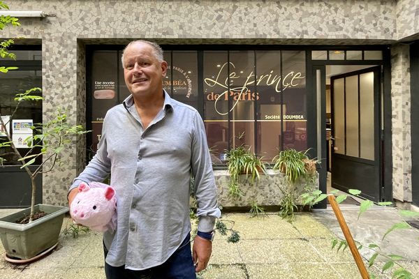 Déjà un an que Jacques Loussouarn a repris le mythique "Prince de Paris", véritable jambon cuit à l'ancienne et à la main produit dans le 11e arrondissement de Paris.