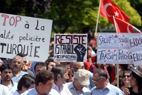 Strasbourg : près d'un millier de personnes en soutien aux manifestants turcs