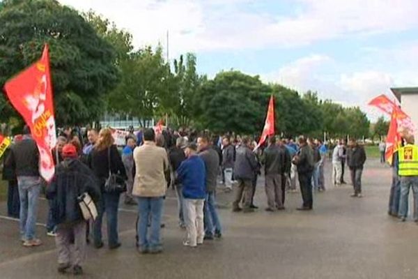 Une centaine de salariés ont participé à la manifestation