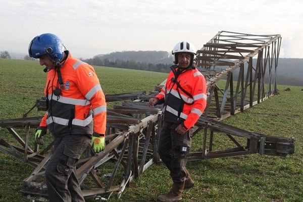 Le réseau de transport d'électricité  doit être constamment entretenu