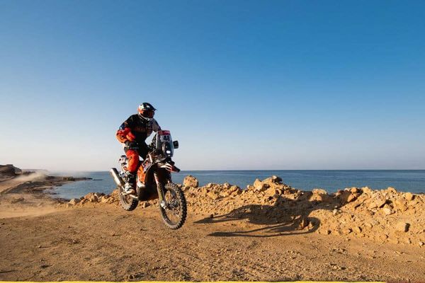 Le pilote toulois Mathieu Dovèze a terminé 29 ème du Dakar dans la catégorie moto. 