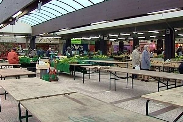 Le marché de l'Arquebuse à Auxerre