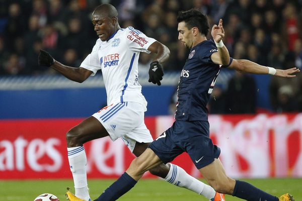 Imbula (OM) à la lutte avec Pastore (PSG), le 9 novembre 2014 au Parc des Princes