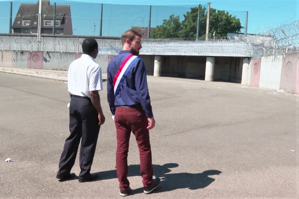 Le député Emmanuel Fernandes en visite à la prison de l'Elsau (Bas-Rhin)