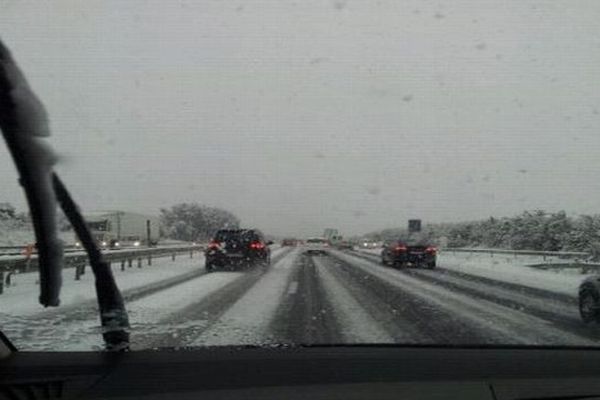 Agde (Hérault) - l'autoroute A.9 sous le neige - 16 janvier 2013.