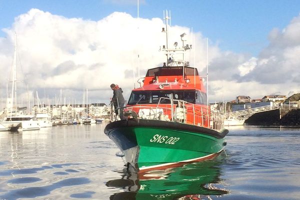 Le canot tout temps Jacques Joly de la SNSM est revenu au port des Sables d'Olonne, le 29  novembre 2019