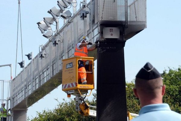 Les "portiques écotaxe" démantelés finiront-ils à Metz comme le souhaite Ségolène Royal ?