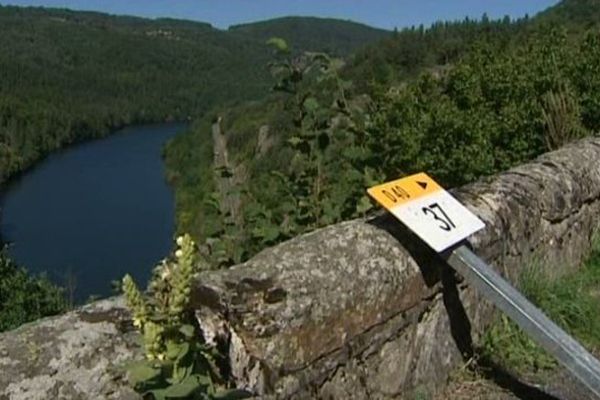 La route départementale entre Alleyras et Saint-Didier-d'Allier est fermée depuis le 28 avril.