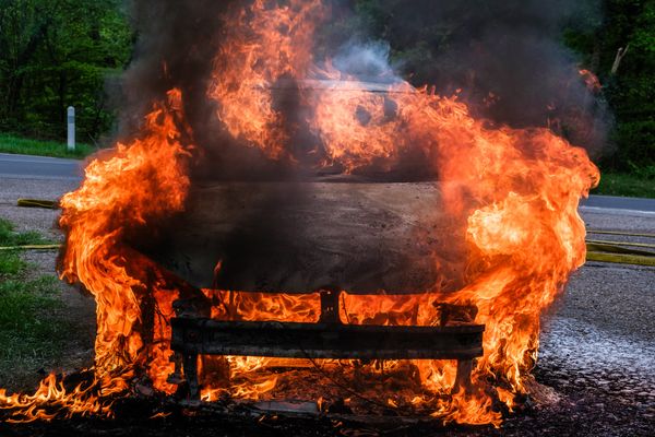 Les voitures de deux entraineurs de foot de Colomiers (31) incendiées, image d'illustration