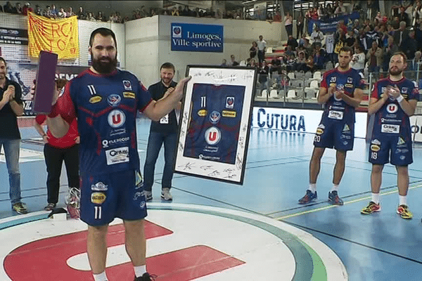 Jonathan Roby, capitaine du LH 87 a joué son dernier match à domicile comme joueur. L'an prochain, il sera entraîneur adjoint.  