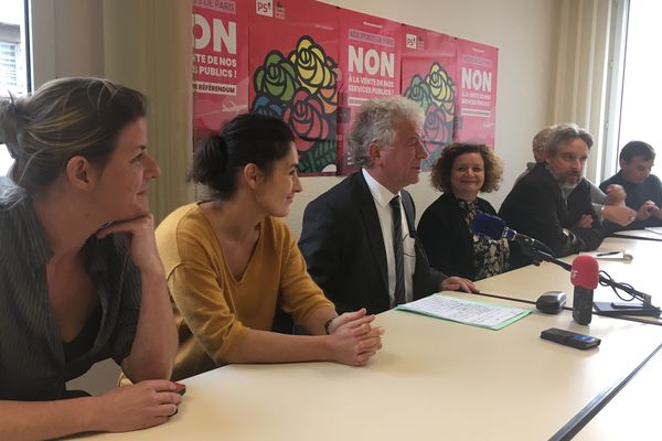 François Cuillandre au siège du PS à Brest pour annoncer le maintient de sa candidature aux élections municipales de mars 2020