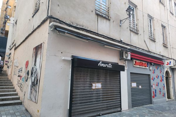 Le 1, rue Napoléon, évacué par mesure de sécurité.